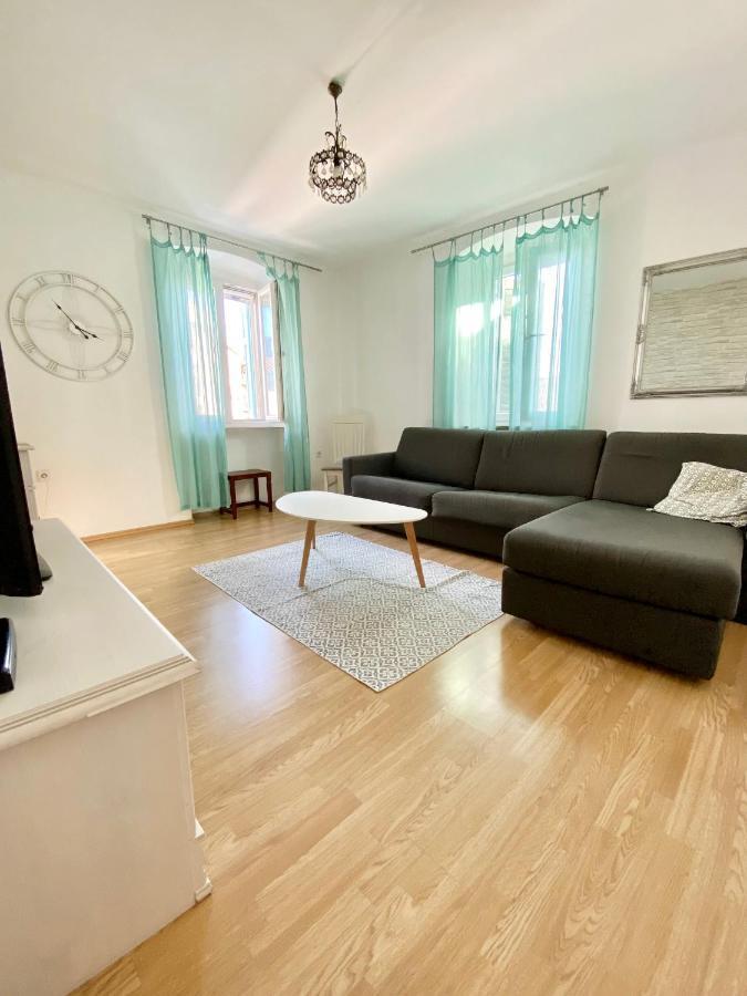 Apartment Evelina Pula Eksteriør billede