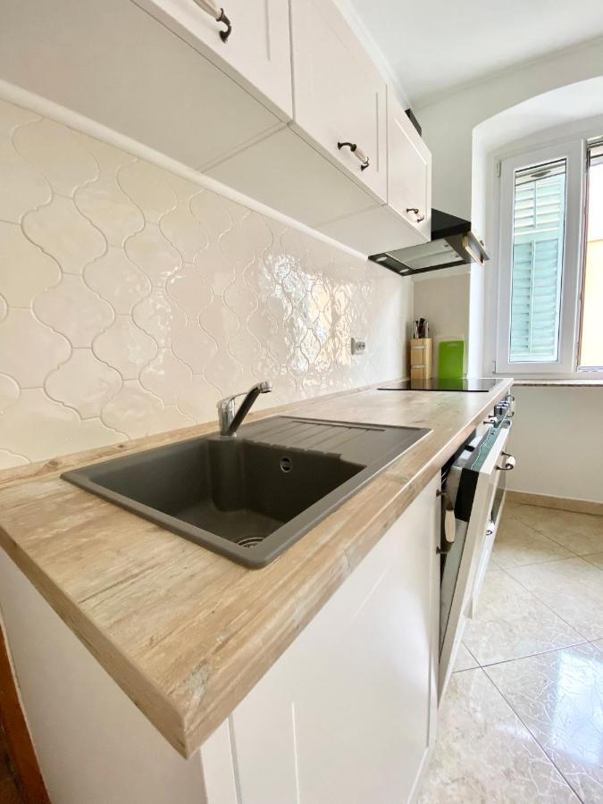 Apartment Evelina Pula Eksteriør billede